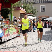 Kulmbach Altstadtfest Firmenlauf 2023 Staffelstabübergabe