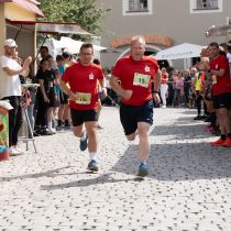 Kulmbach Altstadtfest Firmenlauf 2023 Staffelstabübergabe